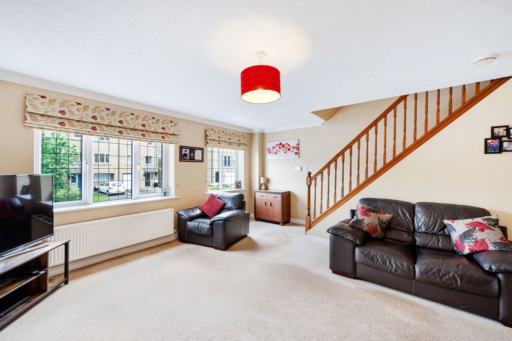 Property photo 3 of 48