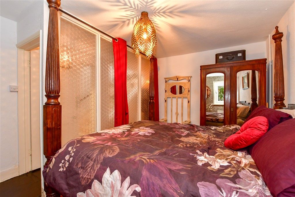 Property photo 2 of 8 Bedroom