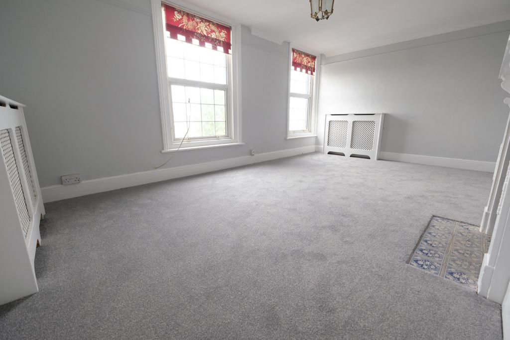 Property photo 3 of 21