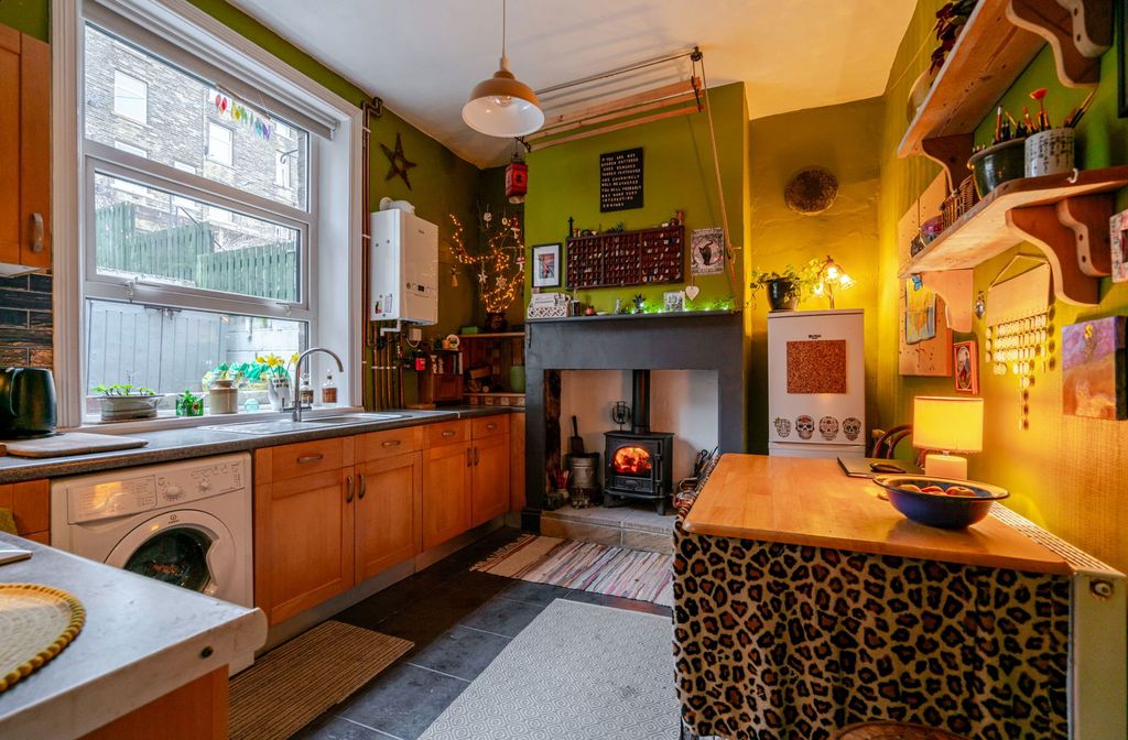 Property photo 2 of 24