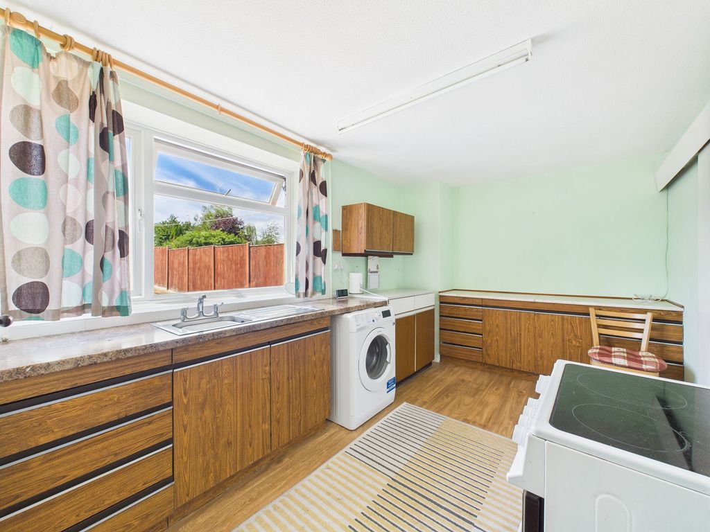 Property photo 3 of 15 Kitchen