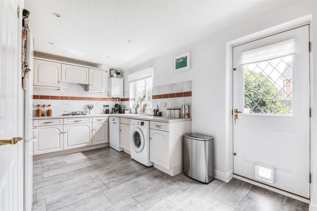 Property photo 3 of 24