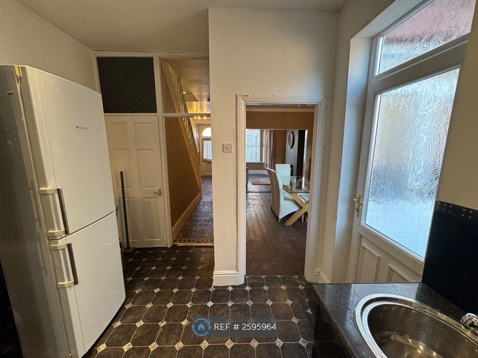 Property photo 3 of 35