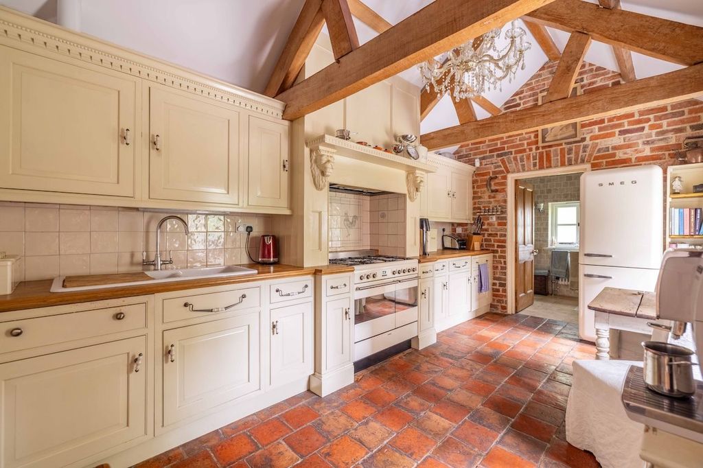 Property photo 3 of 43