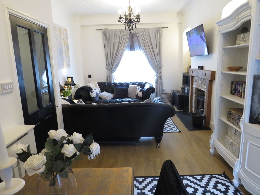 Property photo 3 of 47