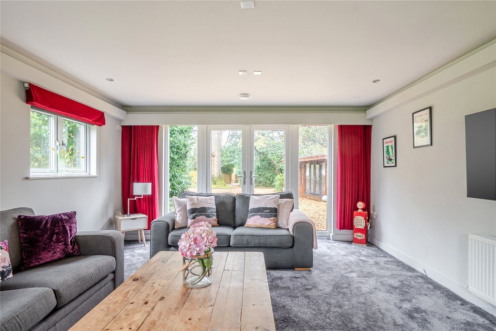 Property photo 3 of 23 Picture No. 09