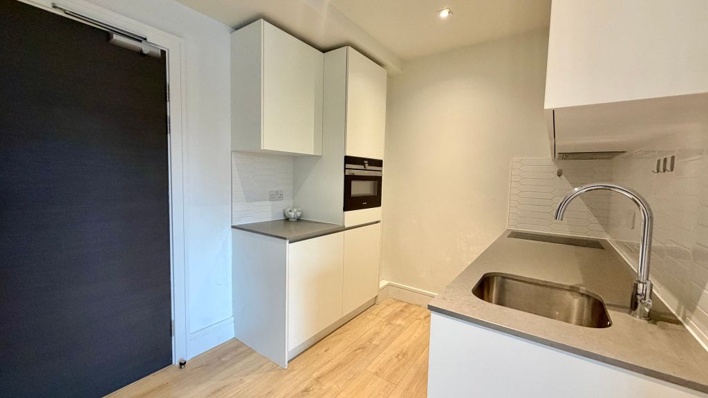 Property photo 2 of 18 Kitchen