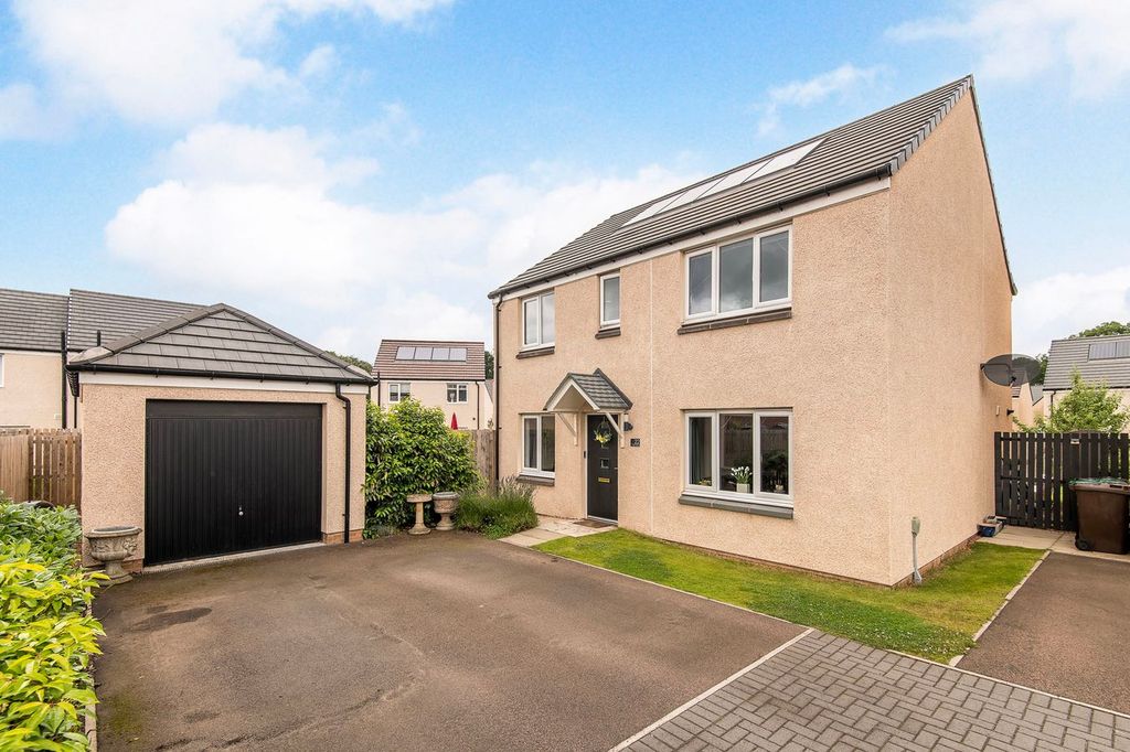 Property photo 1 of 16