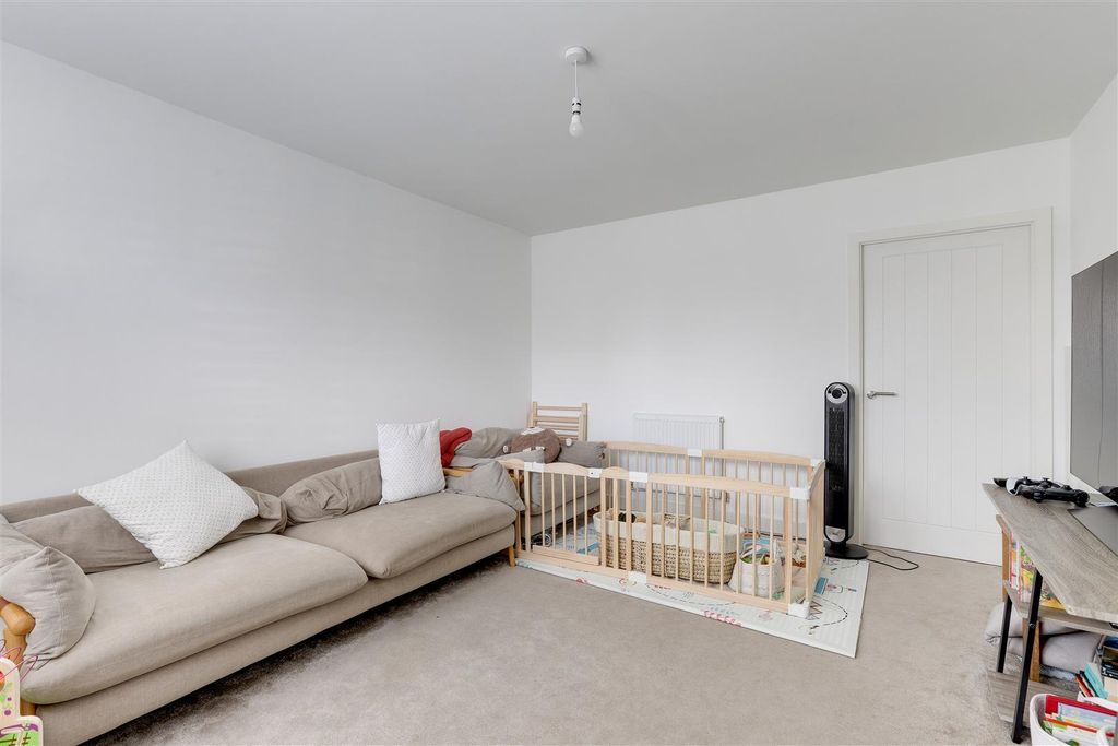 Property photo 3 of 19 300725_1.Jpg