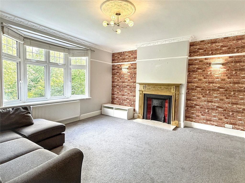Property photo 2 of 19 Picture No. 16