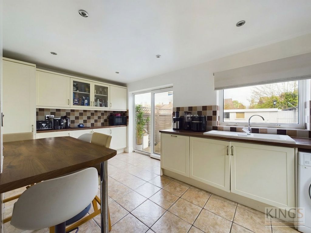 Property photo 3 of 16 Kitchen