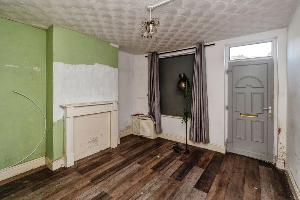 Property photo 2 of 21 Pbox-Img.Jpg
