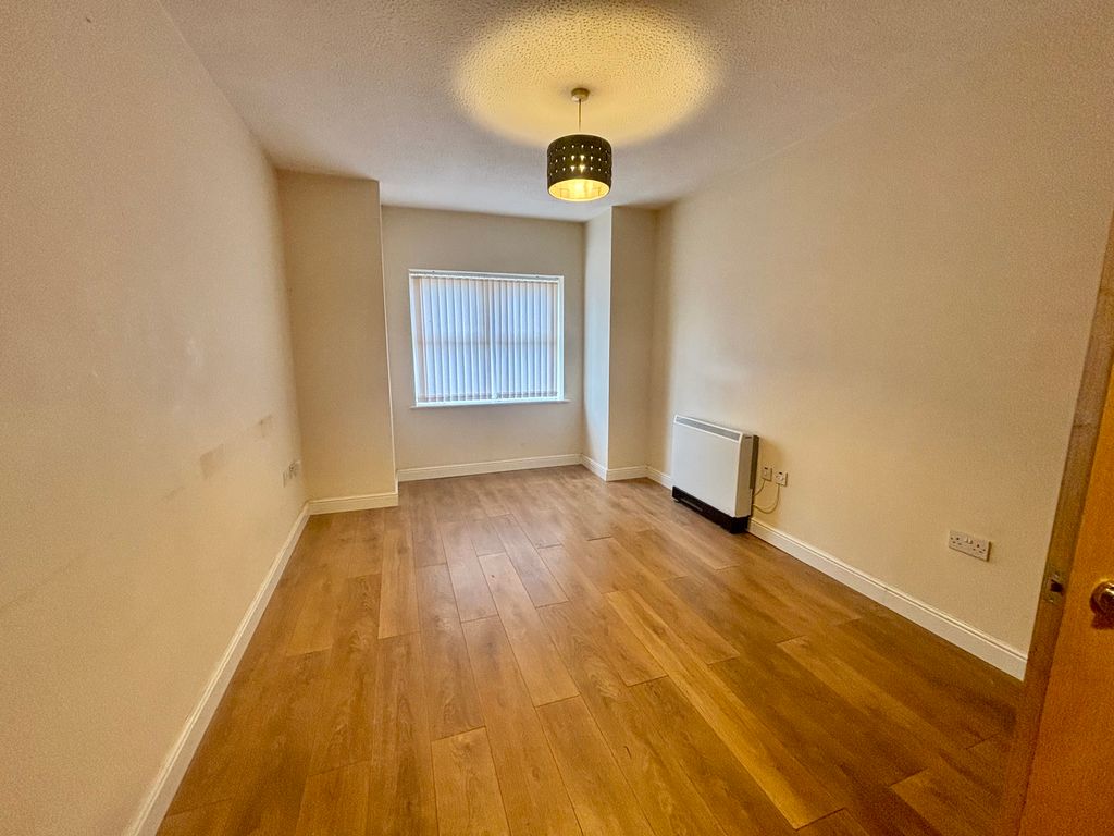 Property photo 2 of 10 Balcony