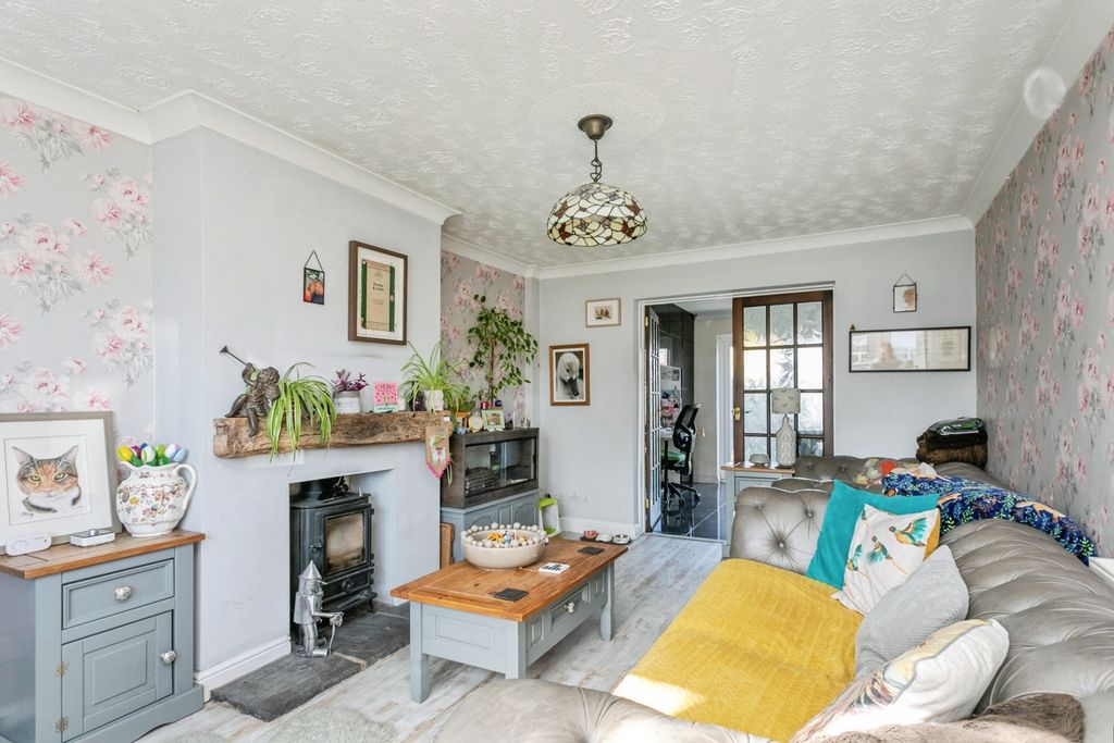 Property photo 2 of 16 Photo