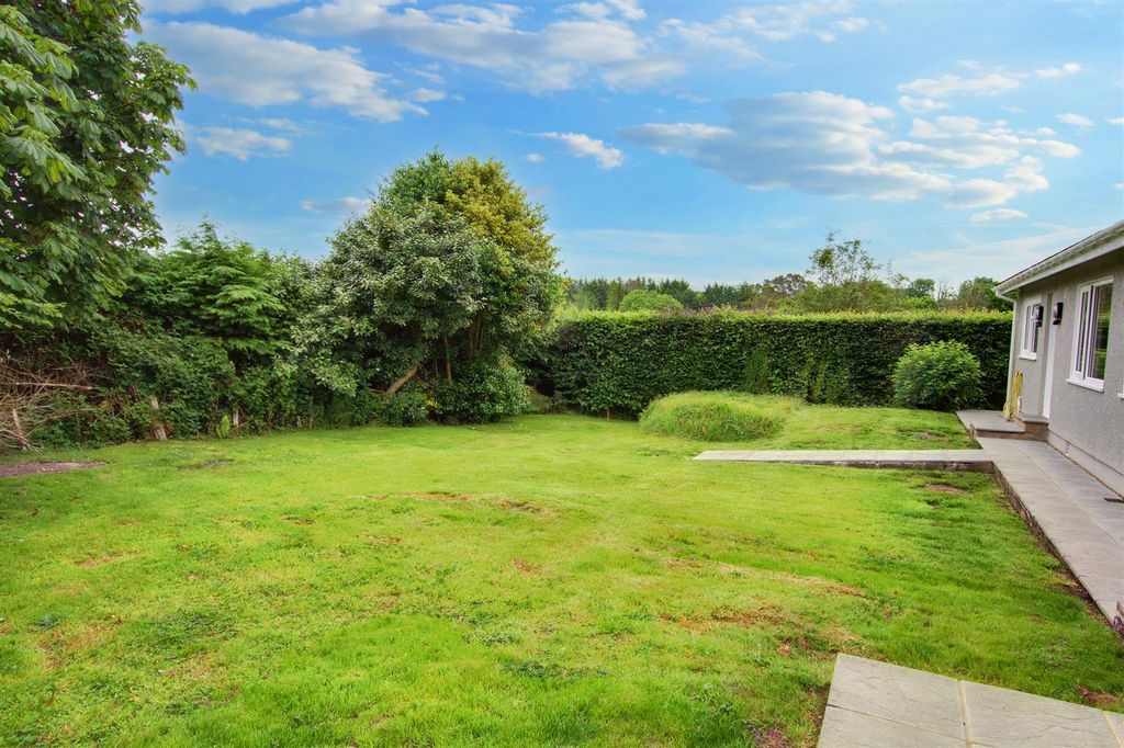 Property photo 3 of 33 Garden