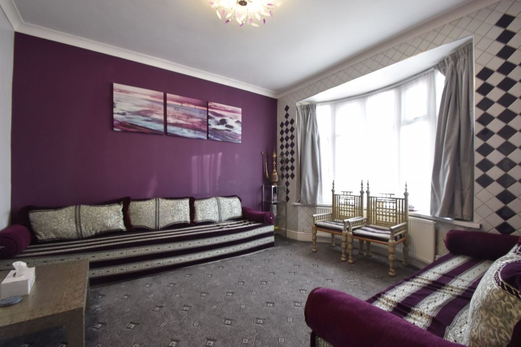 Property photo 2 of 18 4070432