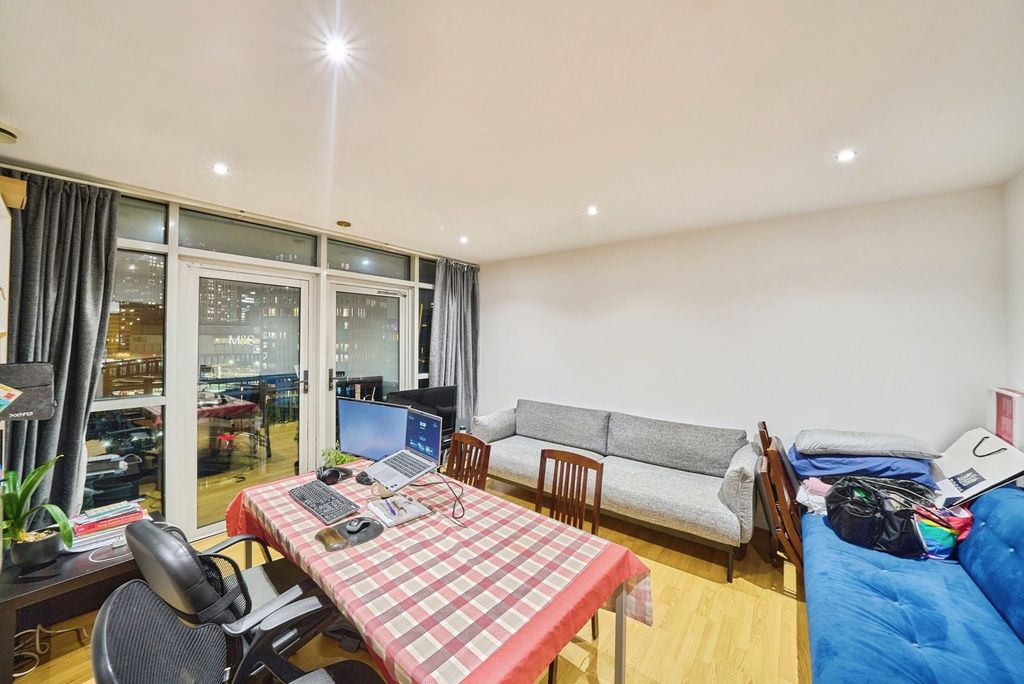 Property photo 2 of 17 Photo