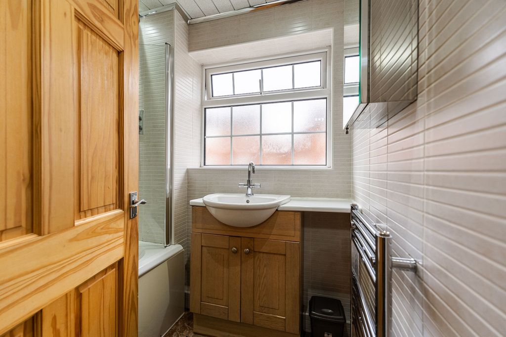 Additional image 13 of 3 bed detached house for saleBriar Close, Heckmondwike WF16