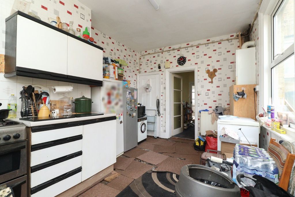 Property photo 3 of 9 Picture 3