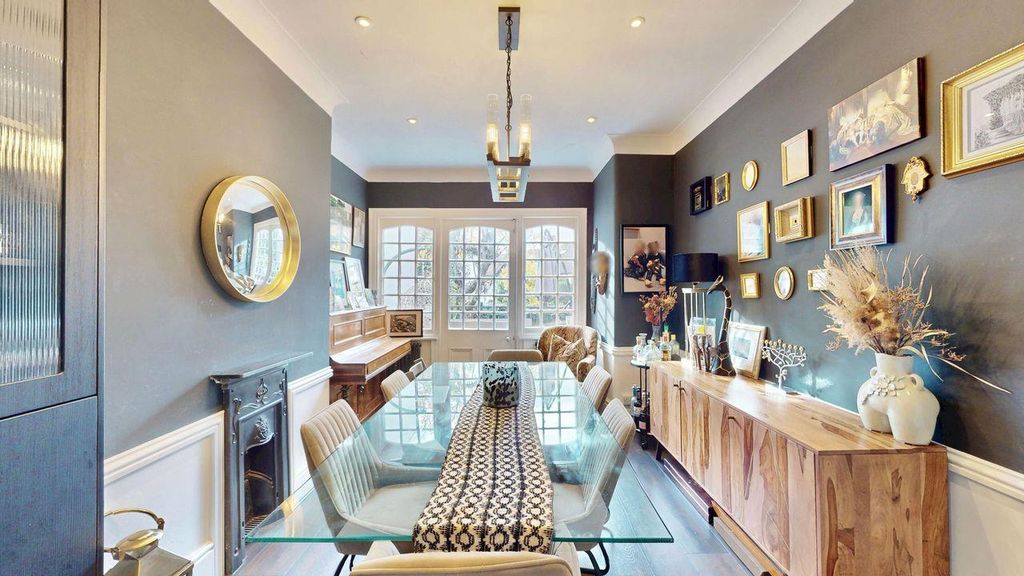 Property photo 3 of 13 2.Jpeg