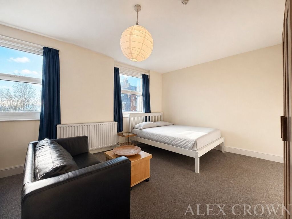 Property photo 1 of 3