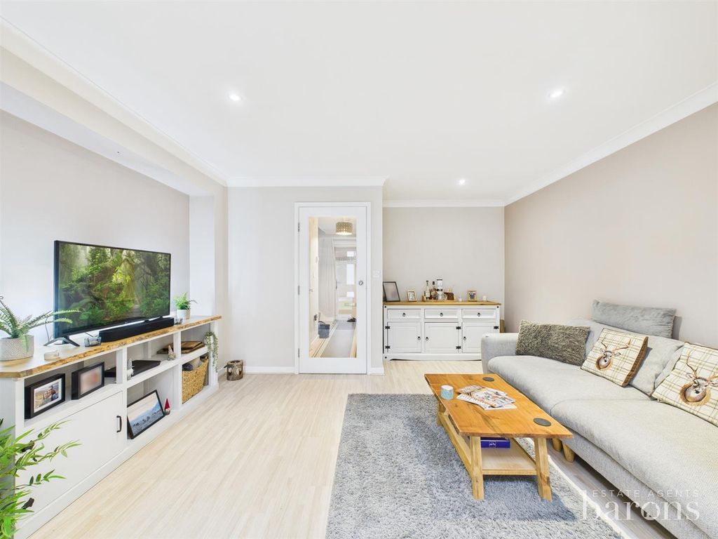 Property photo 3 of 22 Cam05500G0-Pr0119-Still003.Jpg