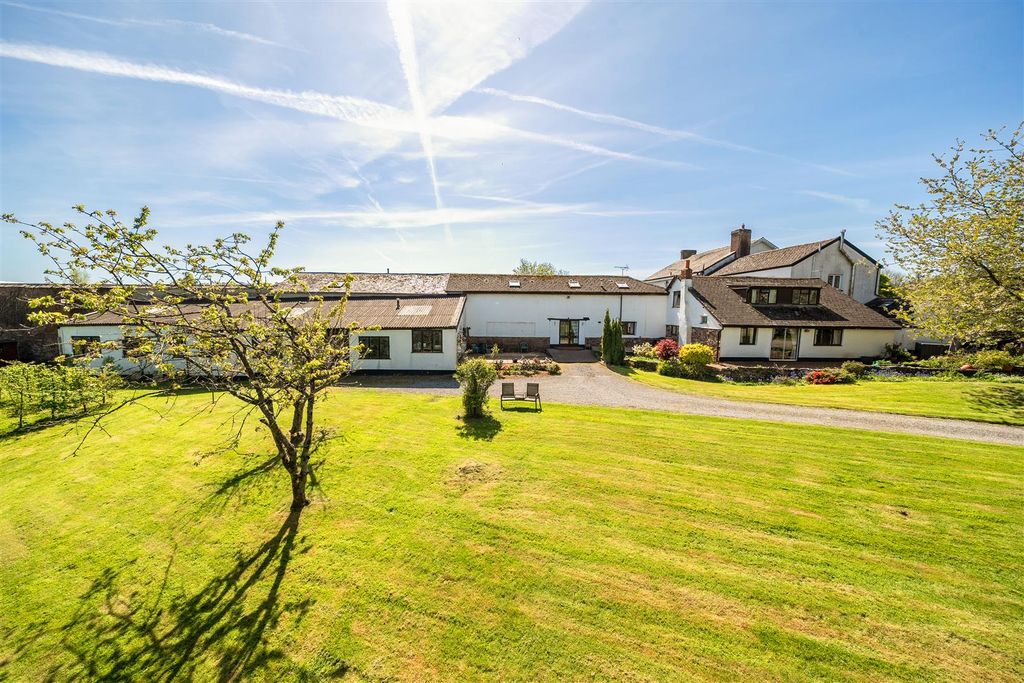 Property photo 1 of 24 Barton Cottage