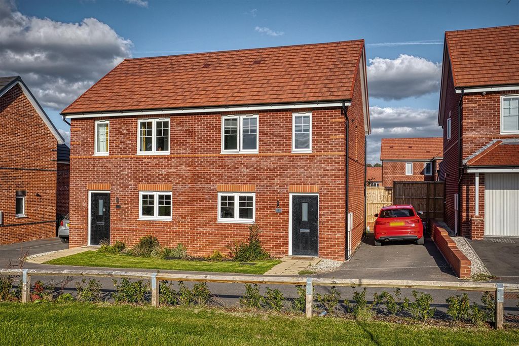 Property photo 1 of 14 2025-09-30 15.08.53-2_Hdr.Jpg