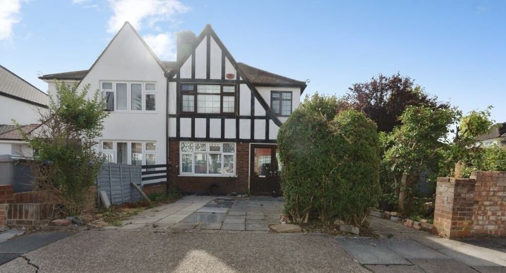 Property photo 1 of 8