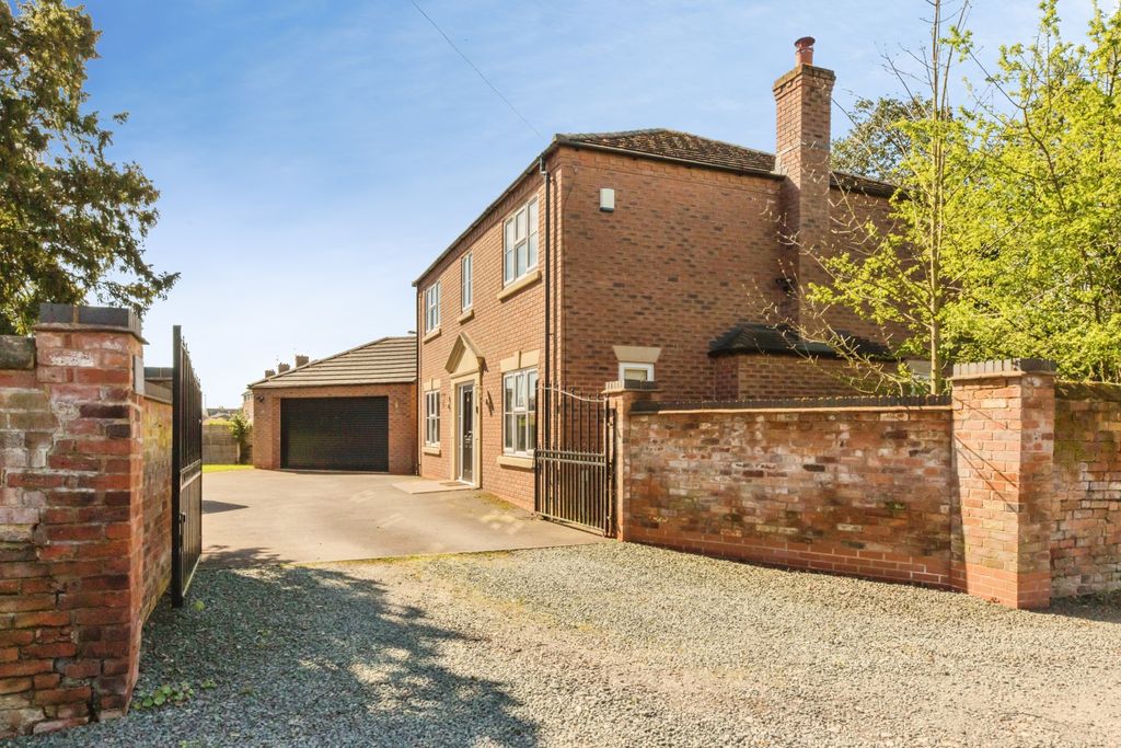 Property photo 1 of 28 Oy1A4995