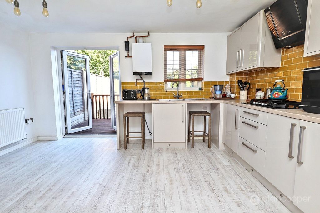 Property photo 2 of 26 5370442
