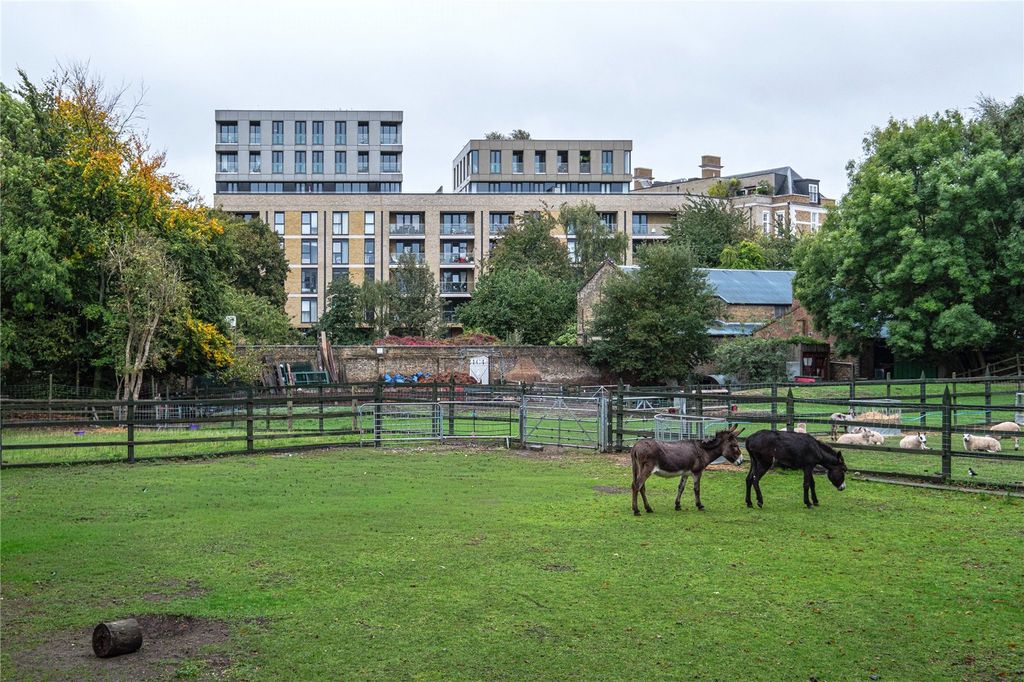 Property photo 1 of 26 Picture No. 01