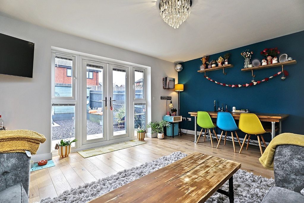 Property photo 3 of 29 4884513