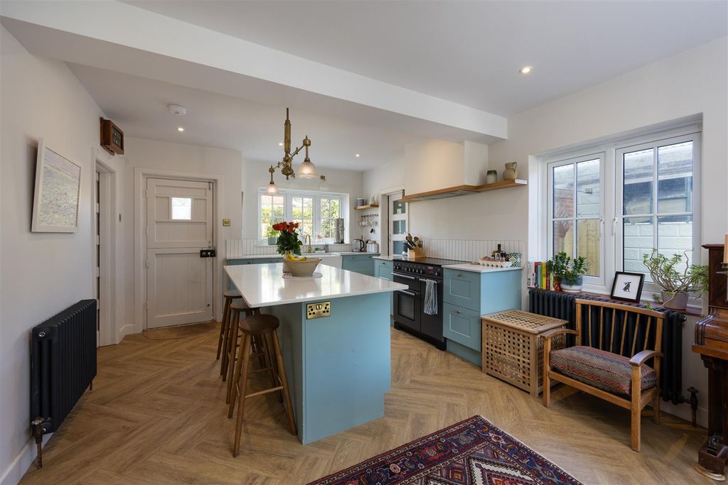 Property photo 3 of 13 Kitchen