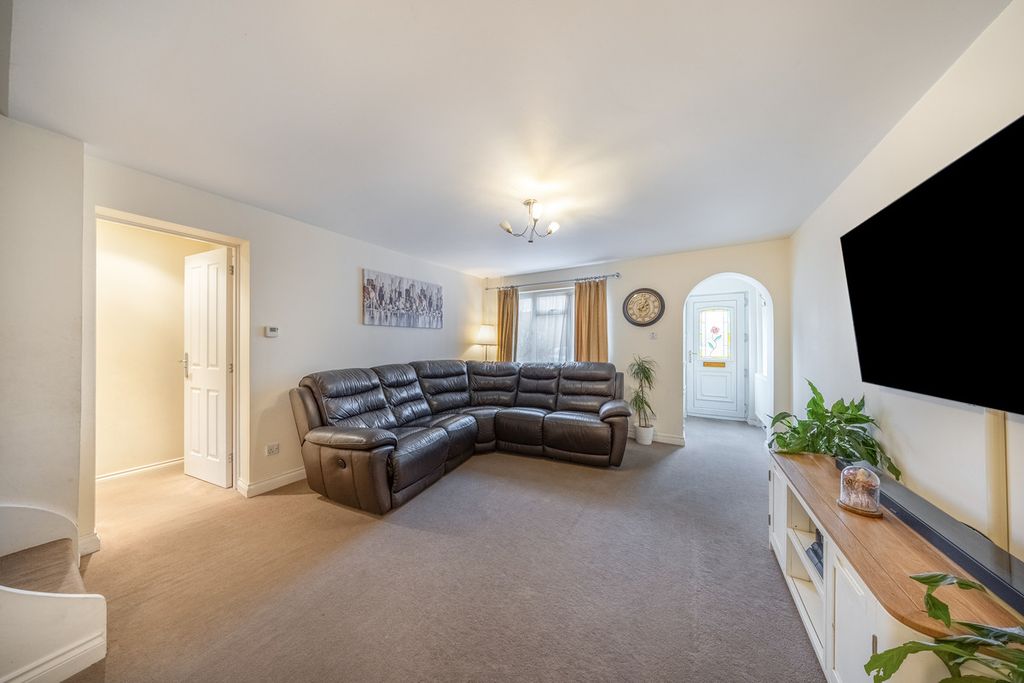 Property photo 2 of 19