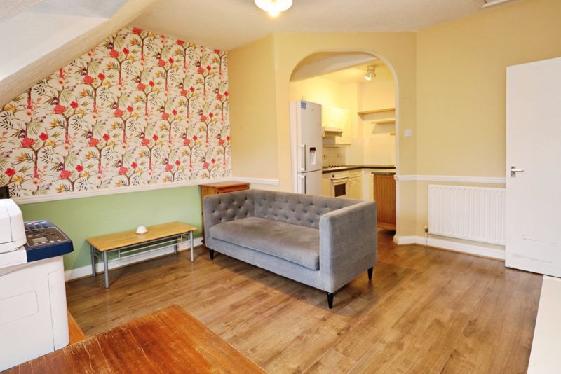 Property photo 2 of 8 Photo 5