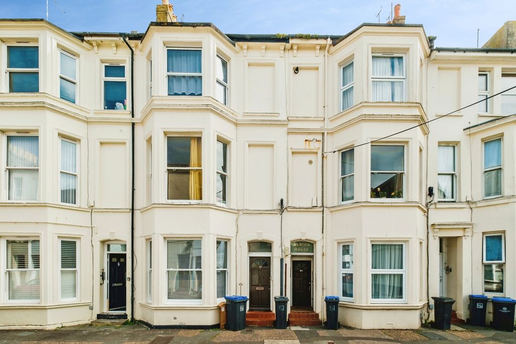 Property photo 1 of 16 Pbox-Img.Jpg