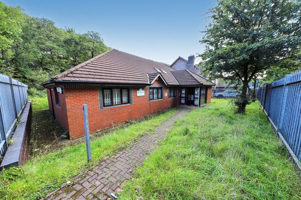Property photo 1 of 25