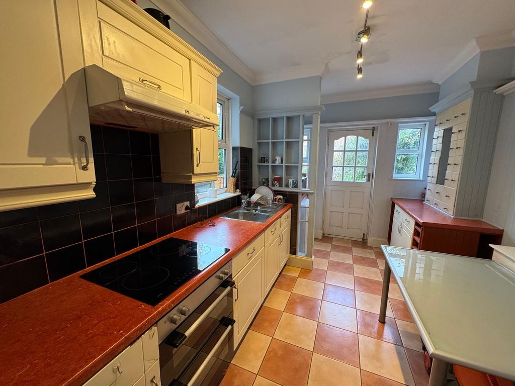 Property photo 1 of 9 Image