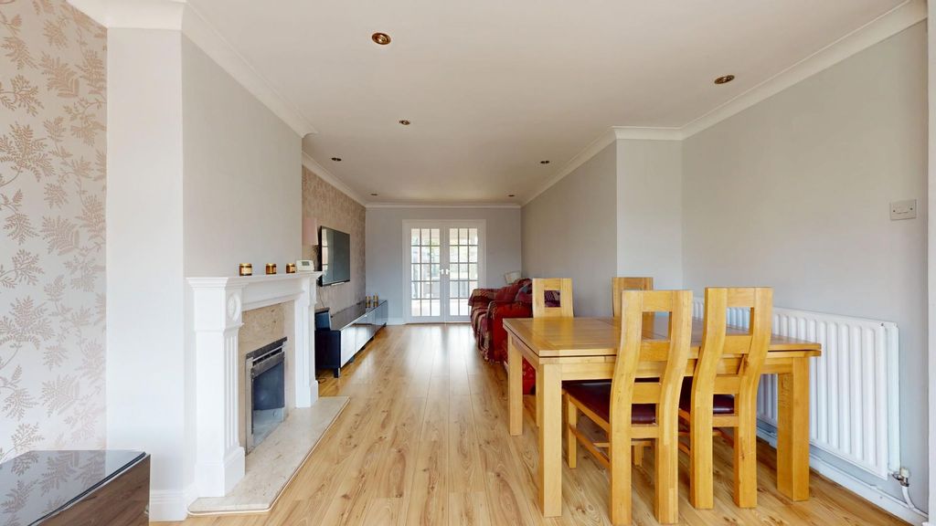 Property photo 3 of 22