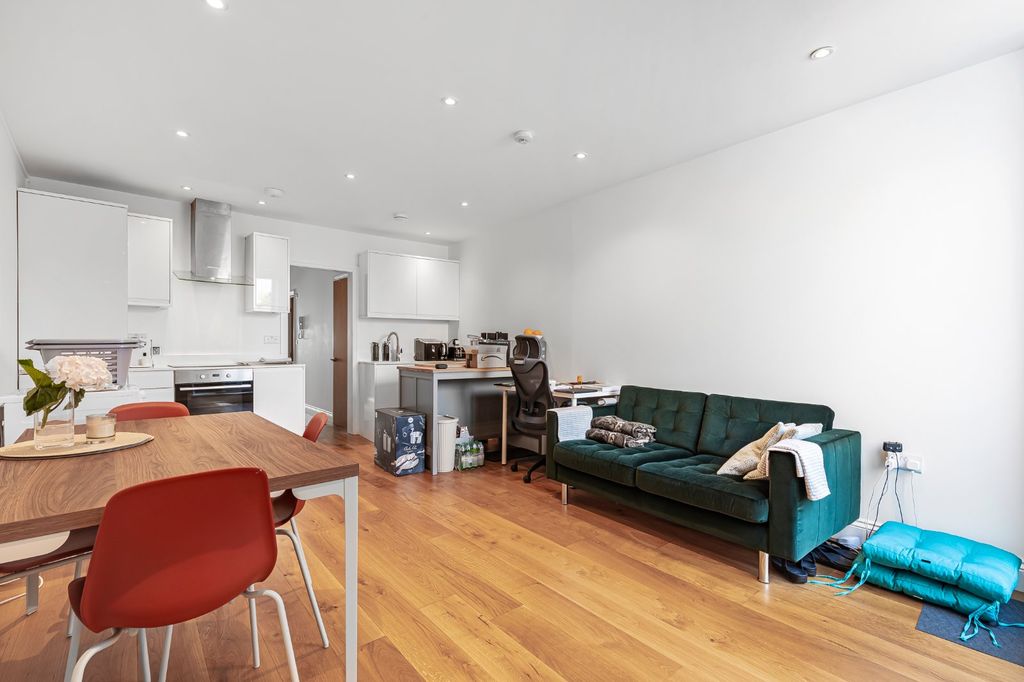 Property photo 1 of 19 Picture No. 06