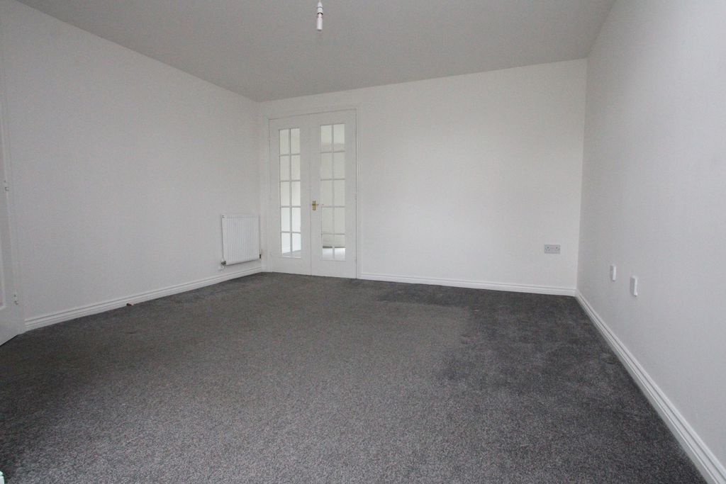 Property photo 2 of 13 Photo 3