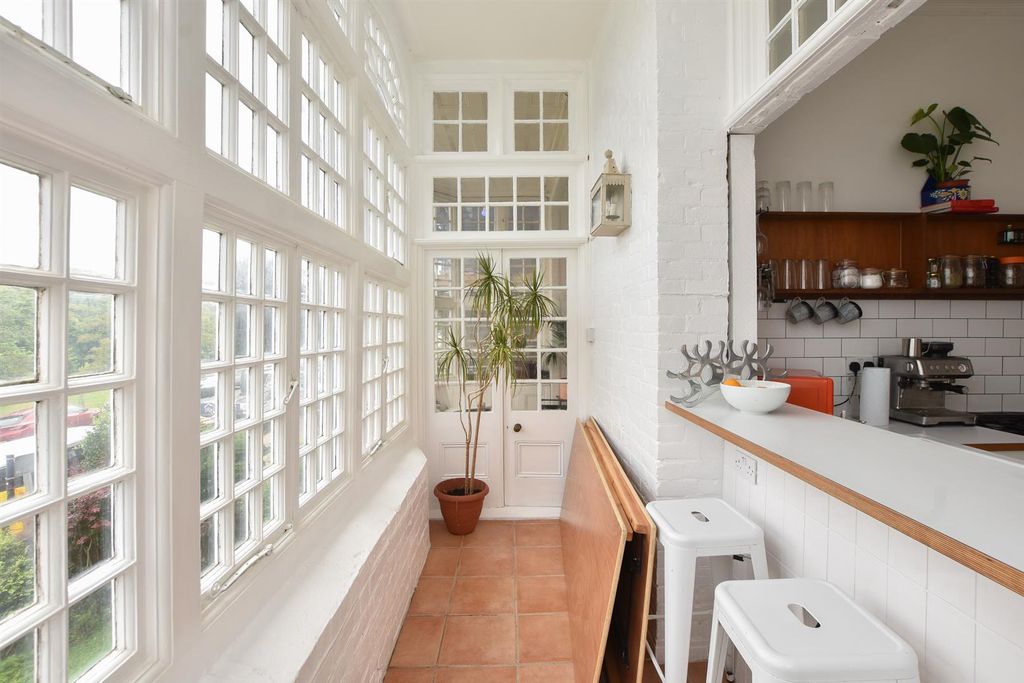 Property photo 1 of 19 Kitchen