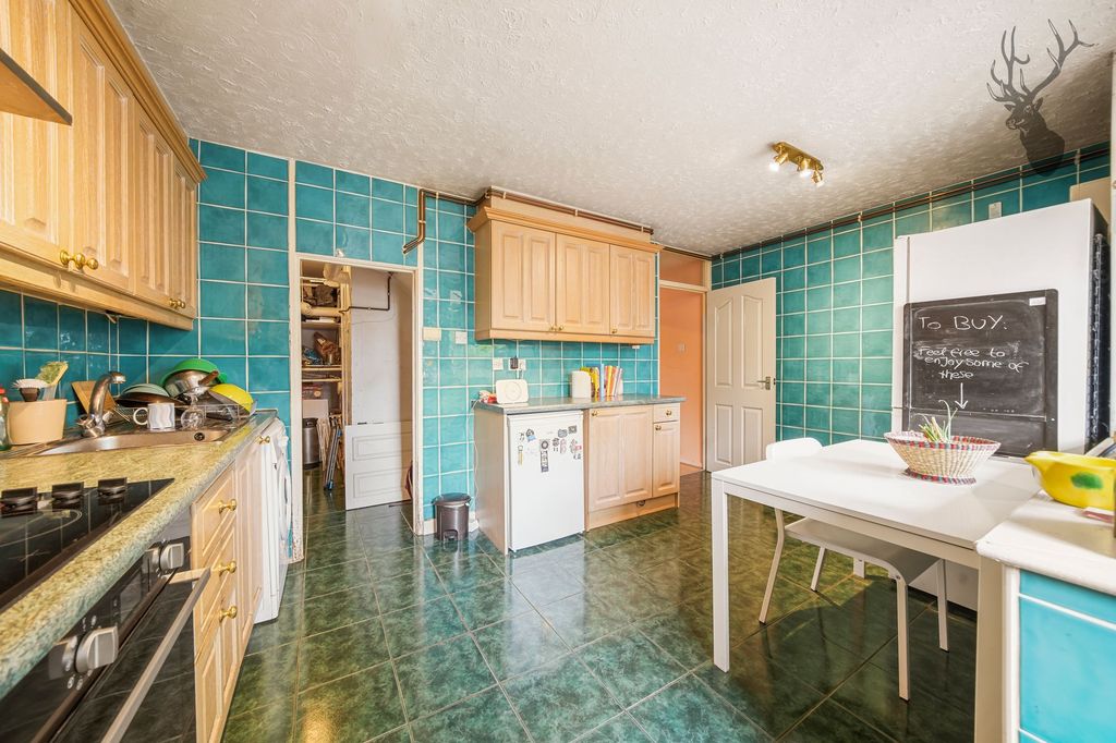 Property photo 3 of 18