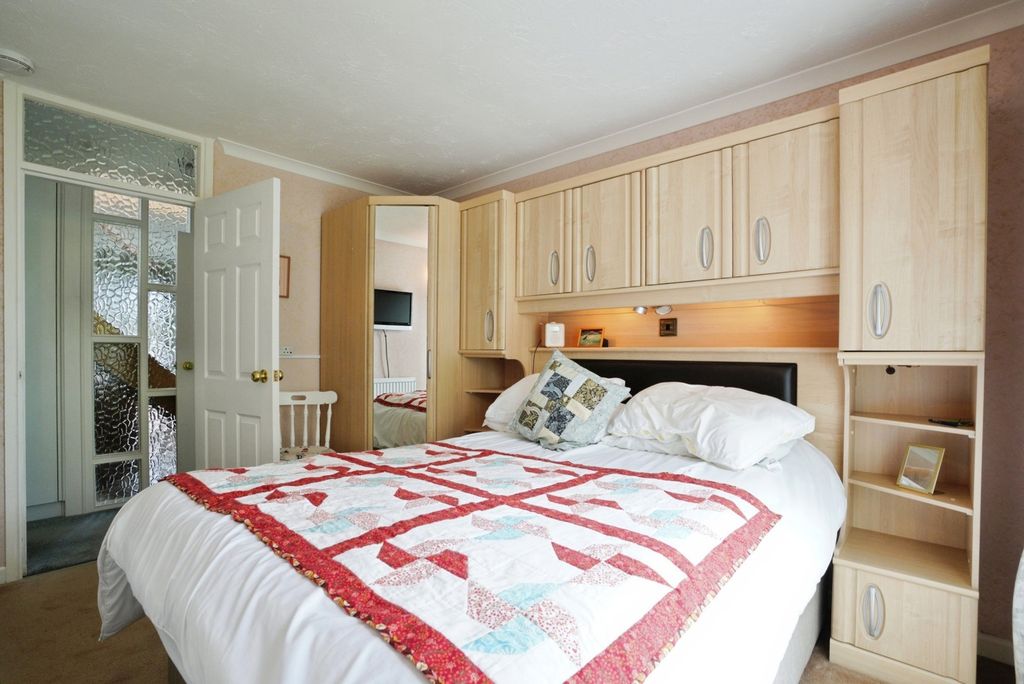 Property photo 3 of 17 Photo