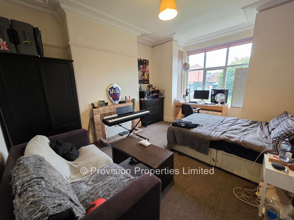 Property photo 3 of 14 Photo