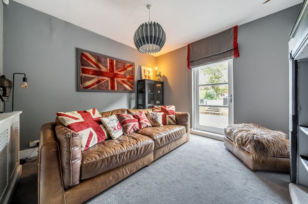 Property photo 3 of 20 Reception