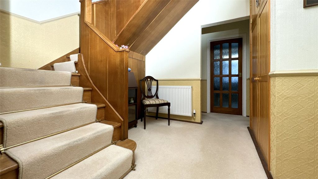 Property photo 3 of 33 Stairs