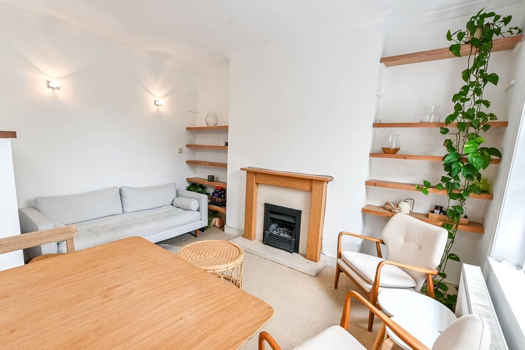 Property photo 3 of 14
