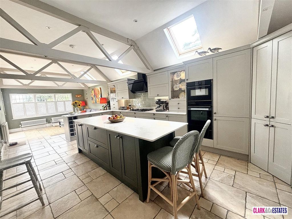 Property photo 2 of 22 Kitchen